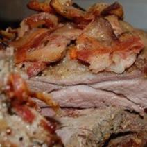аппетитное мясо, запеченное в сале, аппетитное мясо,сало, бекон, свинина, говядина, телятина